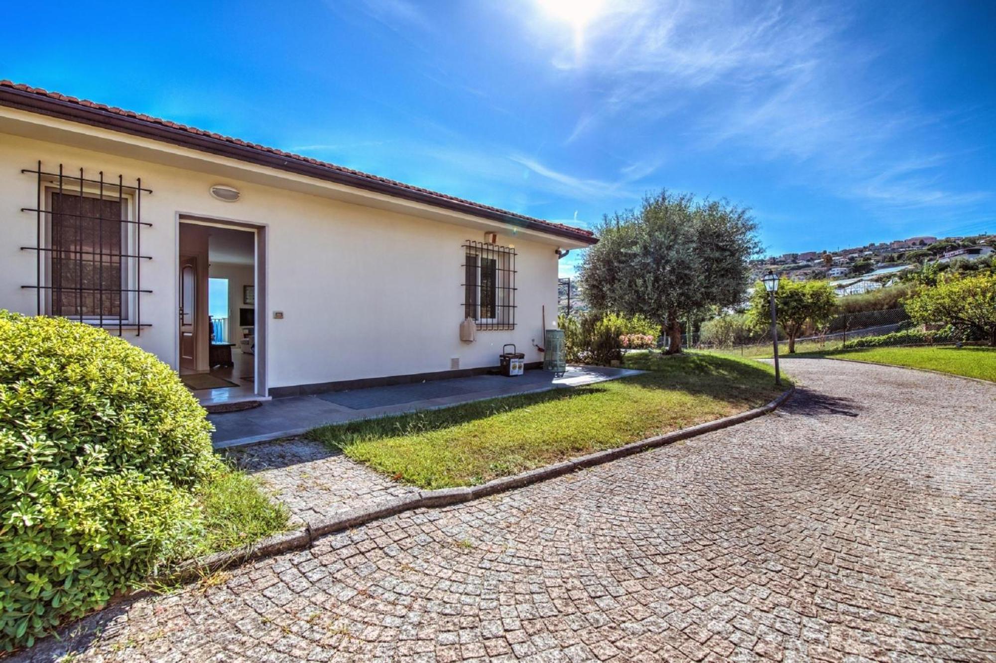 Villa Lucia Riviera Dei Fiori Pool - Happy Rentals Sanremo Exterior foto